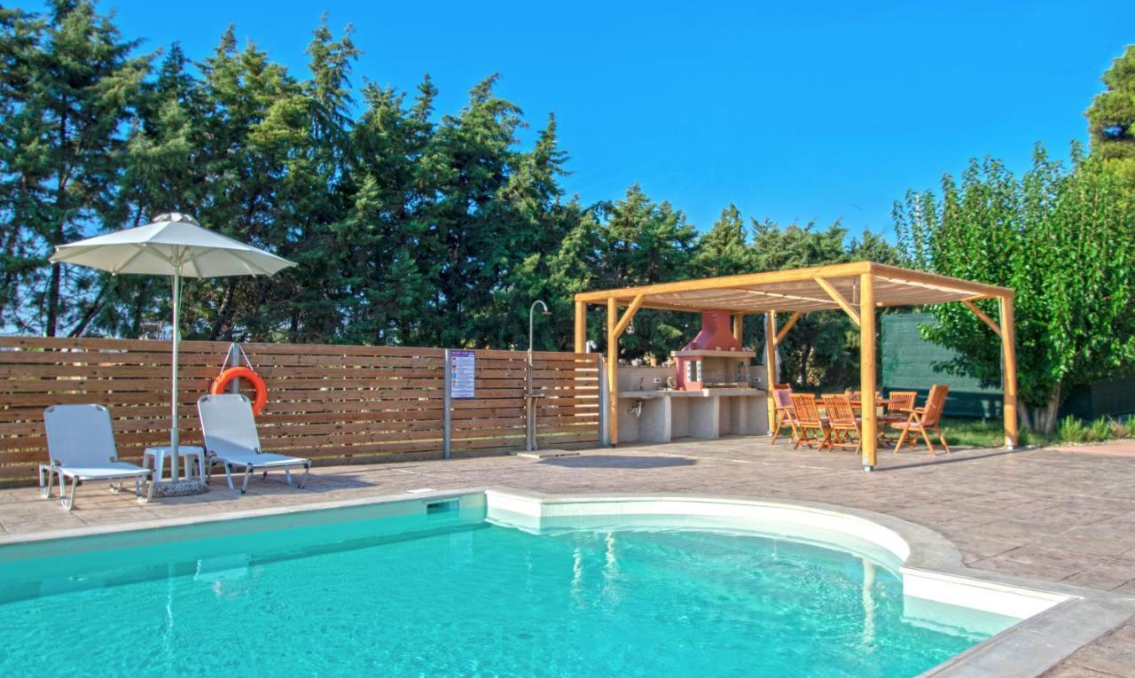 Elegant Maisonettes Kalamaki Bagian luar foto